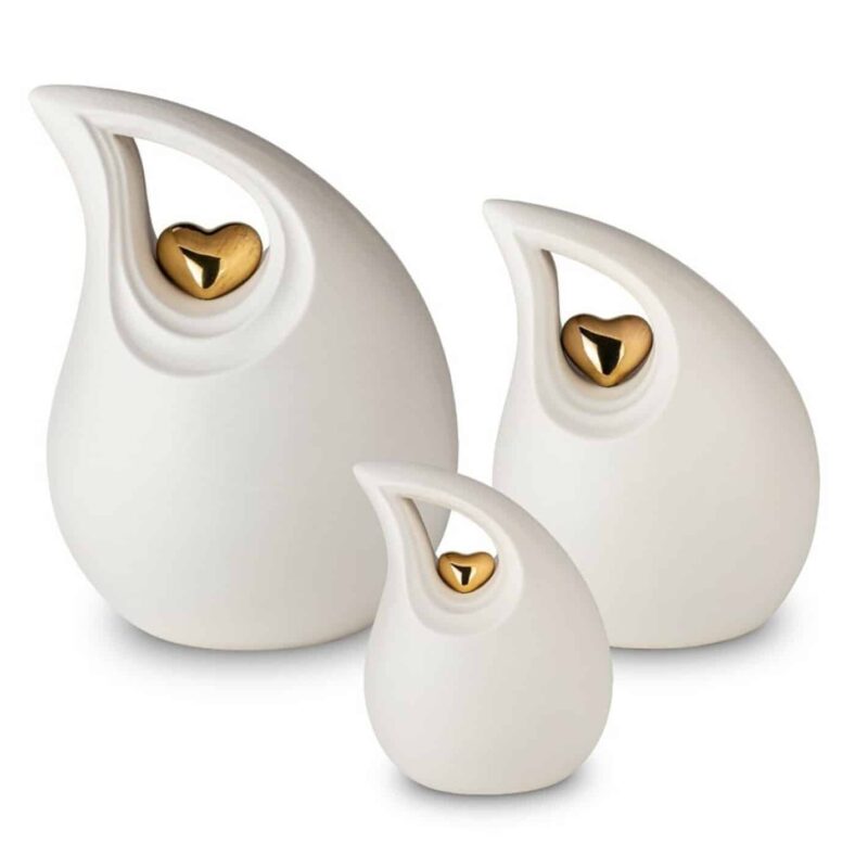 Traan met gouden hartje - mat wit