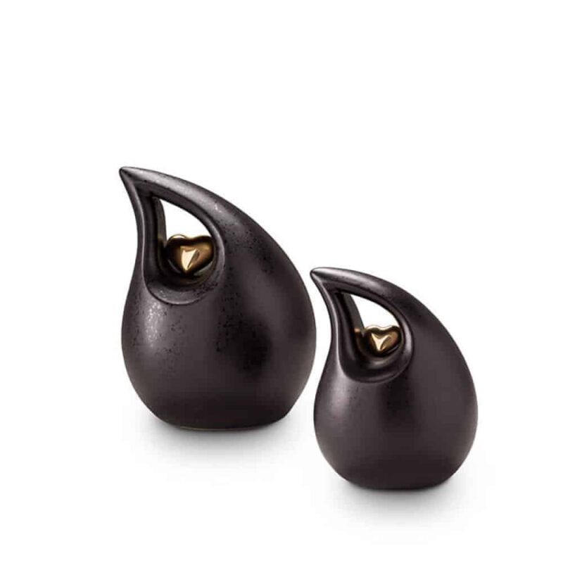 Traan met gouden hartje - mat zwart